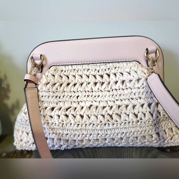 GUESS new!Liguria braided frame clutch/crossbody bag in pale pink with dust bag. - Picture 7 of 10